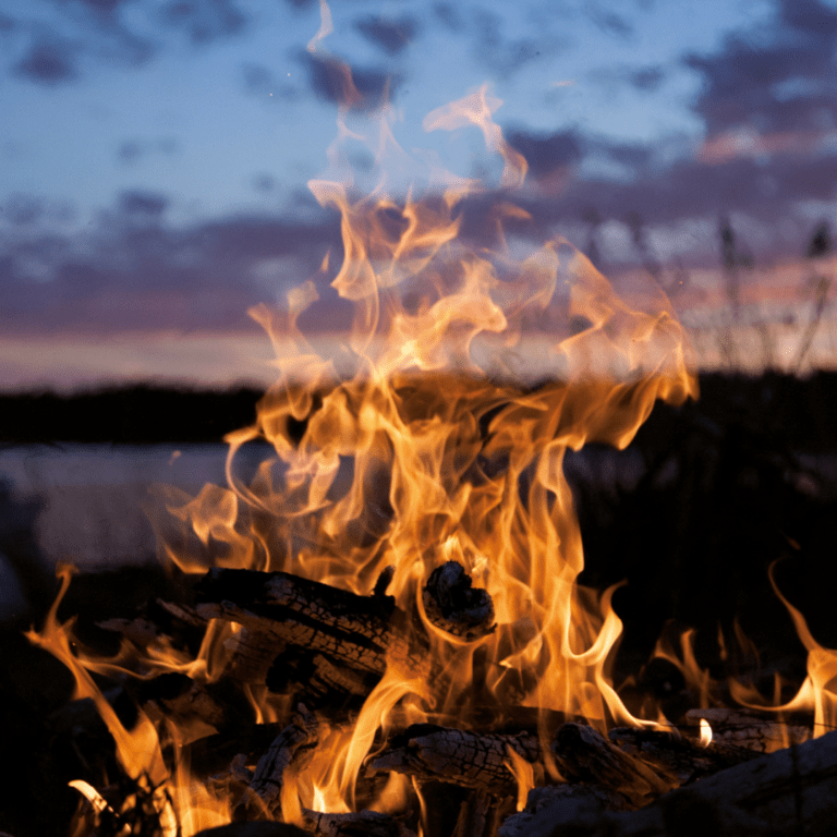 Feuer zur Wintersonnenwende Ritual